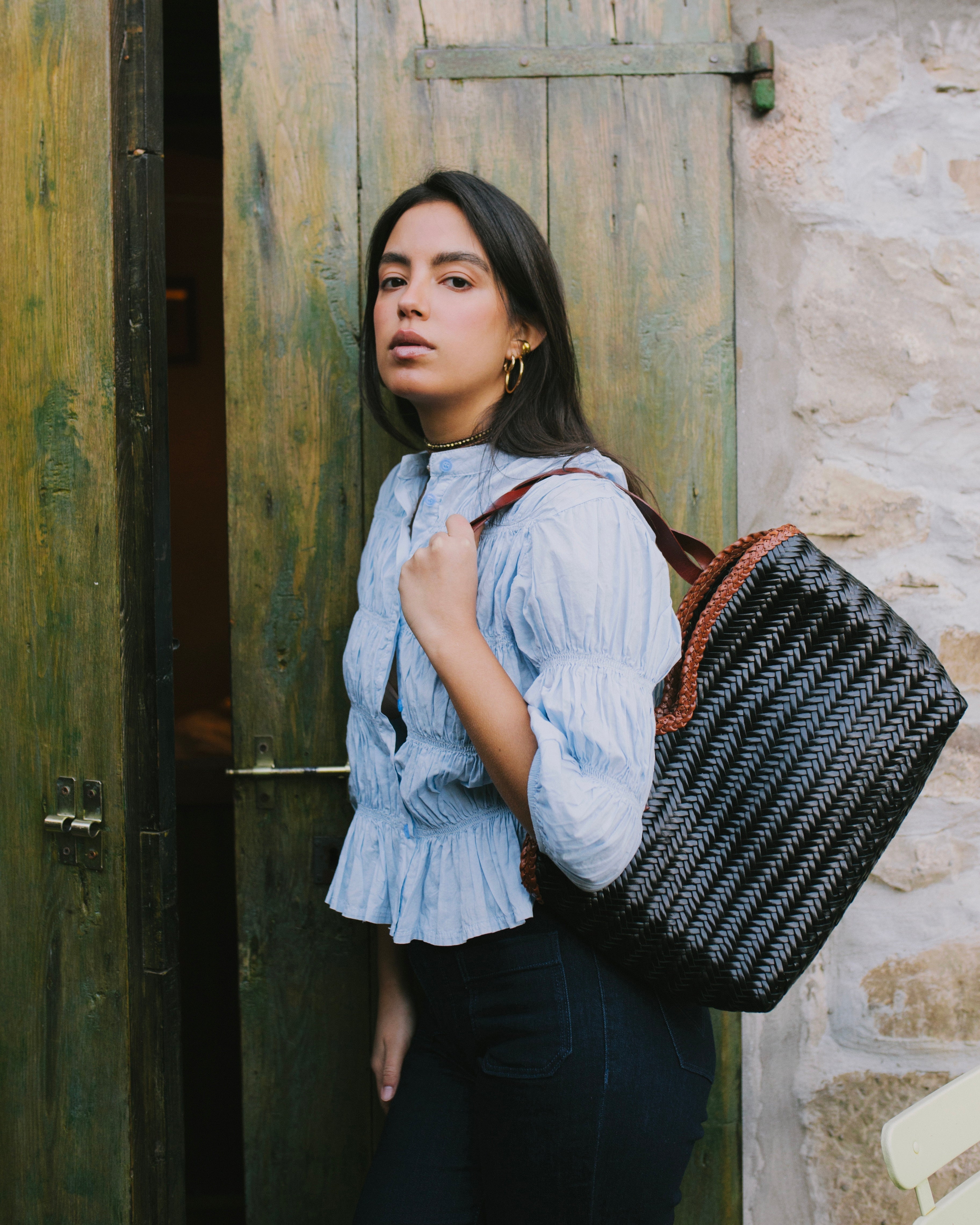 Léafa - Handwoven Leather Shoulder Bag | Brown & Black