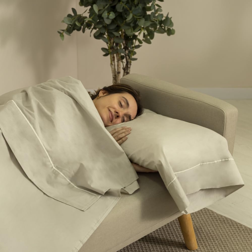 Nalui – 3-Sitzer-Schlafsofa, gepolstert, 203 x 82 x 78 cm, One Dots, mit 2 Kissen und Klick-Klack-Öffnungsmechanismus mit mehreren Liegepositionen. Chaiselongue-Schlafsofa mit Holzbeinen, umwandelbar in ein Doppelbett | Beige