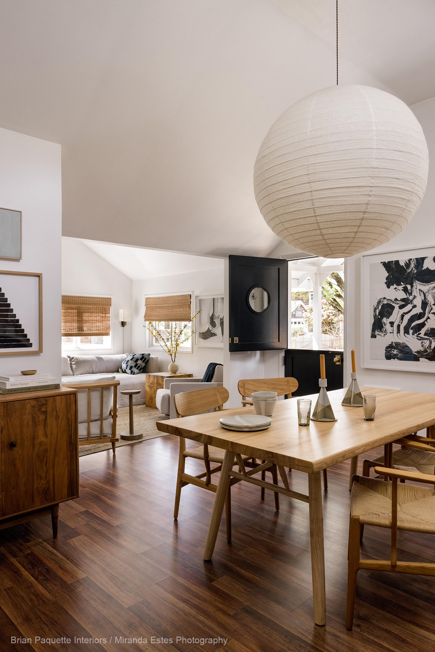 Mesa de comedor Mars Live Edge - Fresno blanco con patas de madera