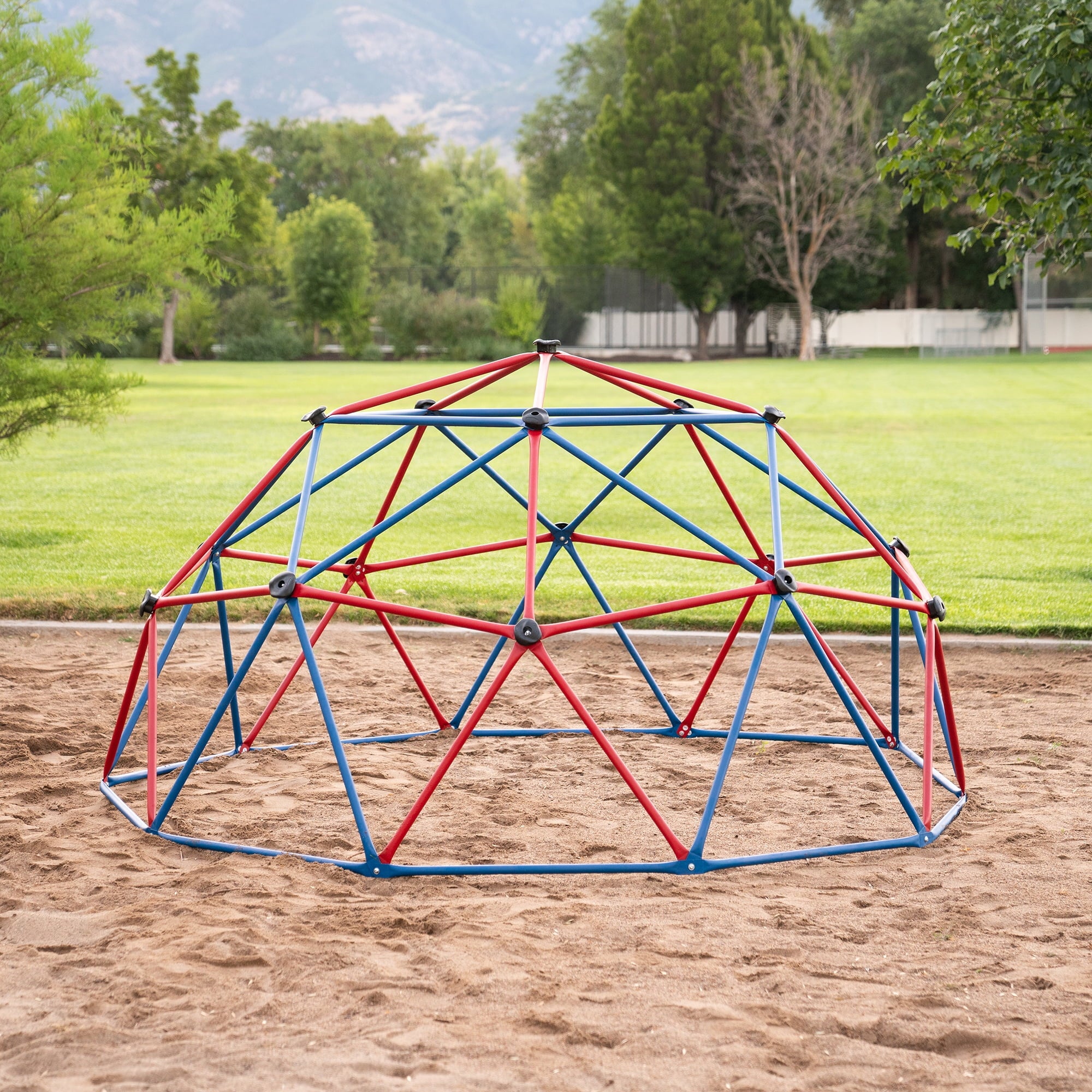 Lifetime Outdoor-Kletterkuppel für Kinder, 1,5 m hoch x 3 m breit, Rot und Blau (101301)