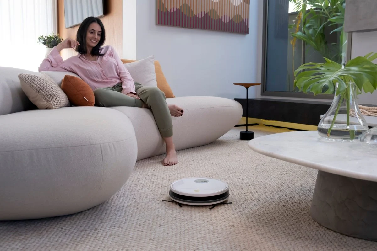Aspirateur robot RCV 1 2025 – Nettoyage intelligent et efficace des sols durs