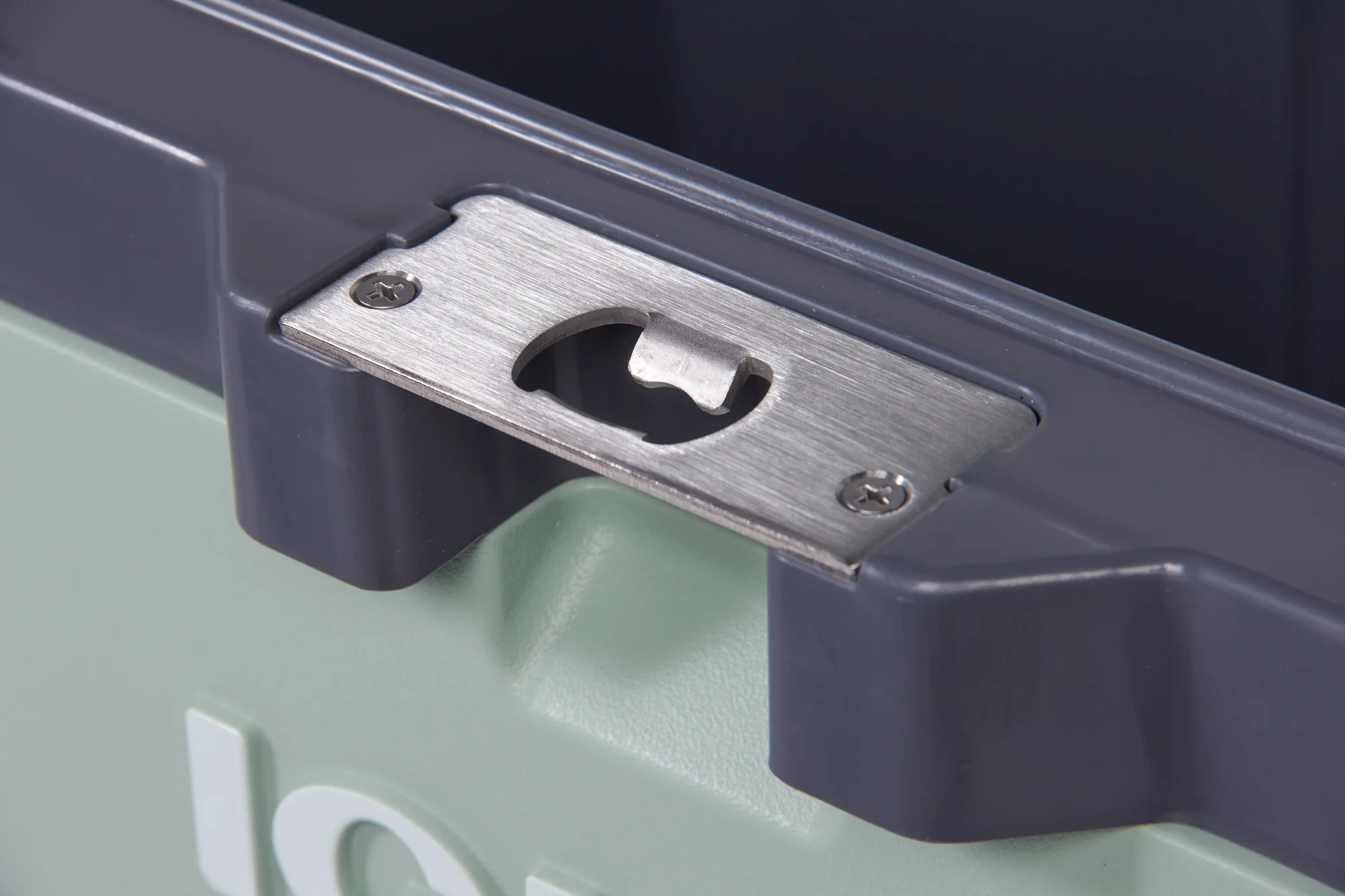 2025 Igloo Overland 72-liters bærbar køler. Grøn