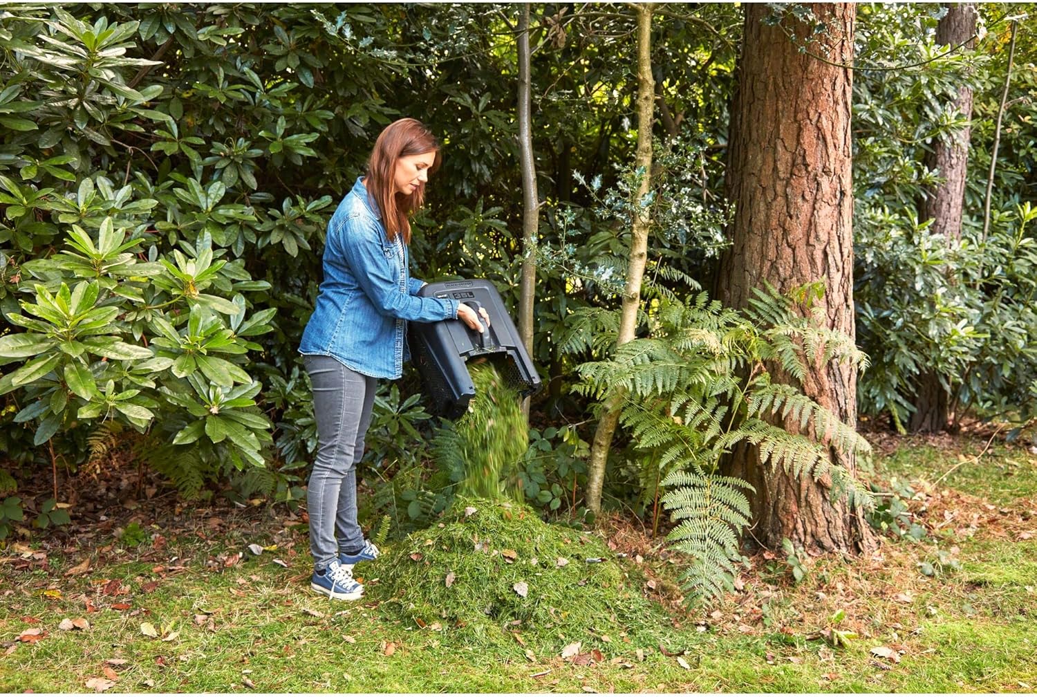 BLACK+DECKER Fahrrad-Rasenmäher, 1600 W, 38 cm Schnittbreite, E-Antrieb, EdgeMax und SoftTouch, 6 Schnitthöhen, 45-Liter-Fangbehälter, BEMW471BH