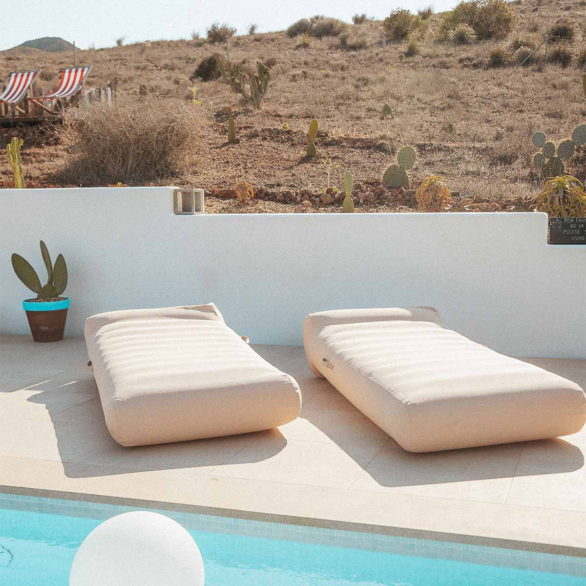 Robuste, aufblasbare Sonnenliege für Garten und Pool (schwimmend) Illetes