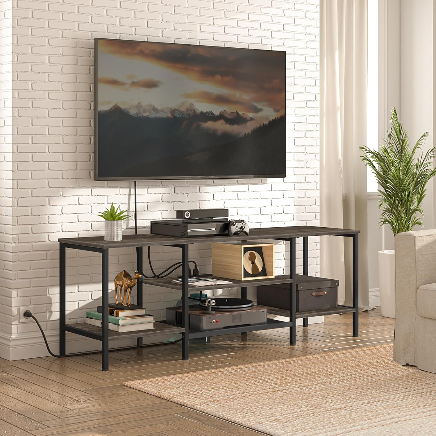 TV-Ständer mit integrierten Steckdosen für Fernseher bis zu 75 Zoll, Konsolentisch mit offenen Regalen, Entertainment-Center im Industrial-Stil für Wohn- oder Schlafzimmer, Rustikales Braun und Schwarz BF60DS01