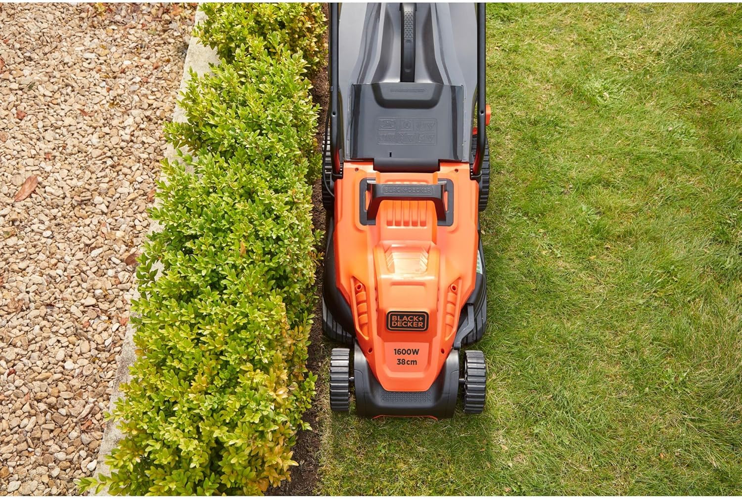 BLACK+DECKER BEMW471ES, 1600-W-Elektrorasenmäher, 38 cm Schnittbreite, 6 einstellbare Schnitthöhen (20, 30, 40, 50, 60 und 70 mm), EASYSTEER 3-Positionen-Griff