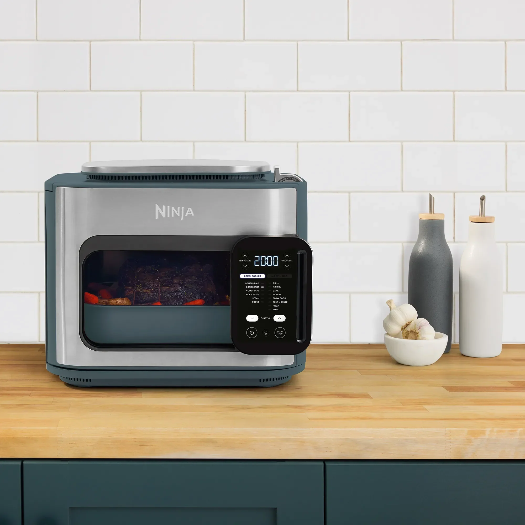 2025 Opdag Ninja Combi™ 14-i-1 – den eneste alt-i-en multicooker, ovn, airfryer og meget mere, der tilbereder perfekte komplette måltider til hele familien på bare 15 minutter.