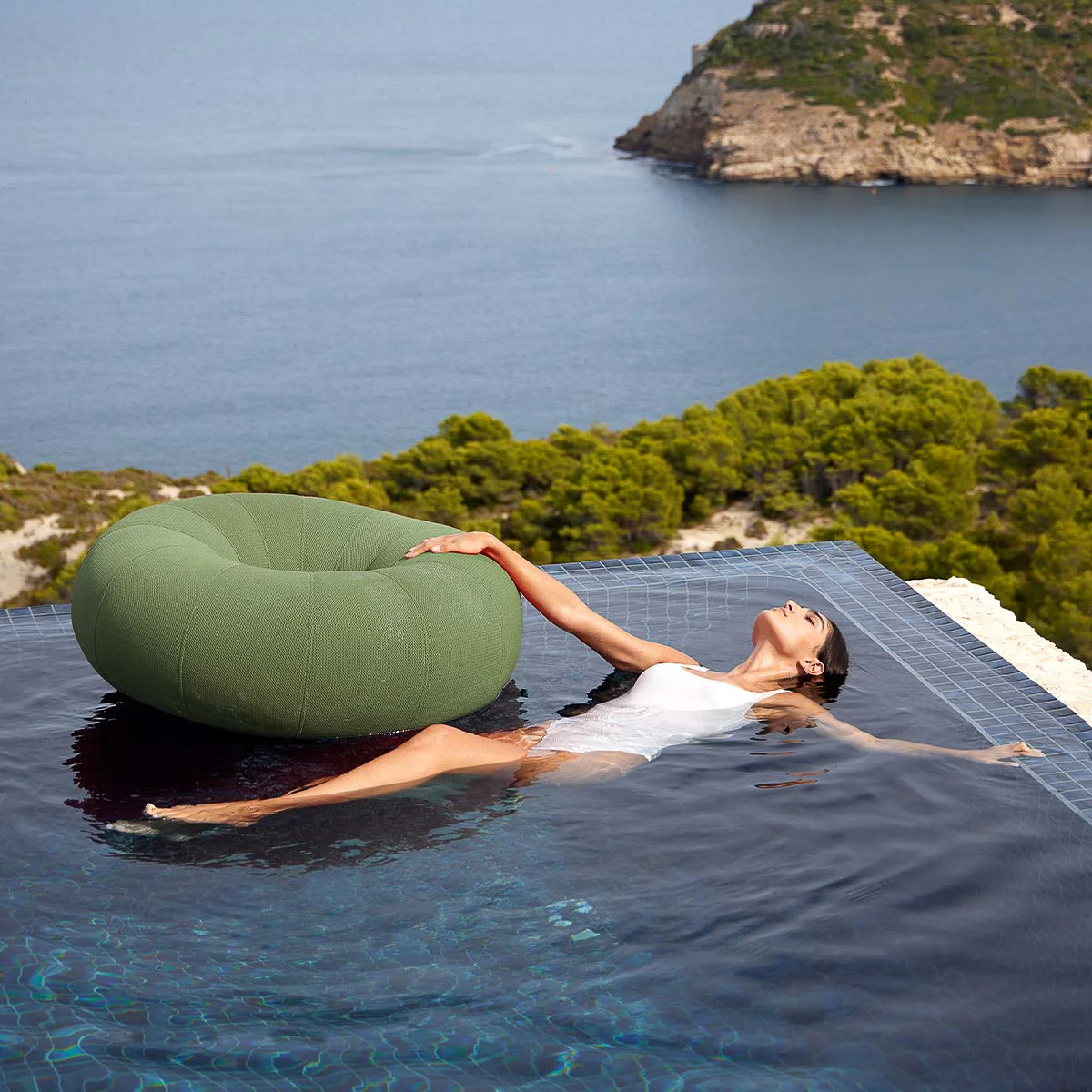 Don Out Floating Table