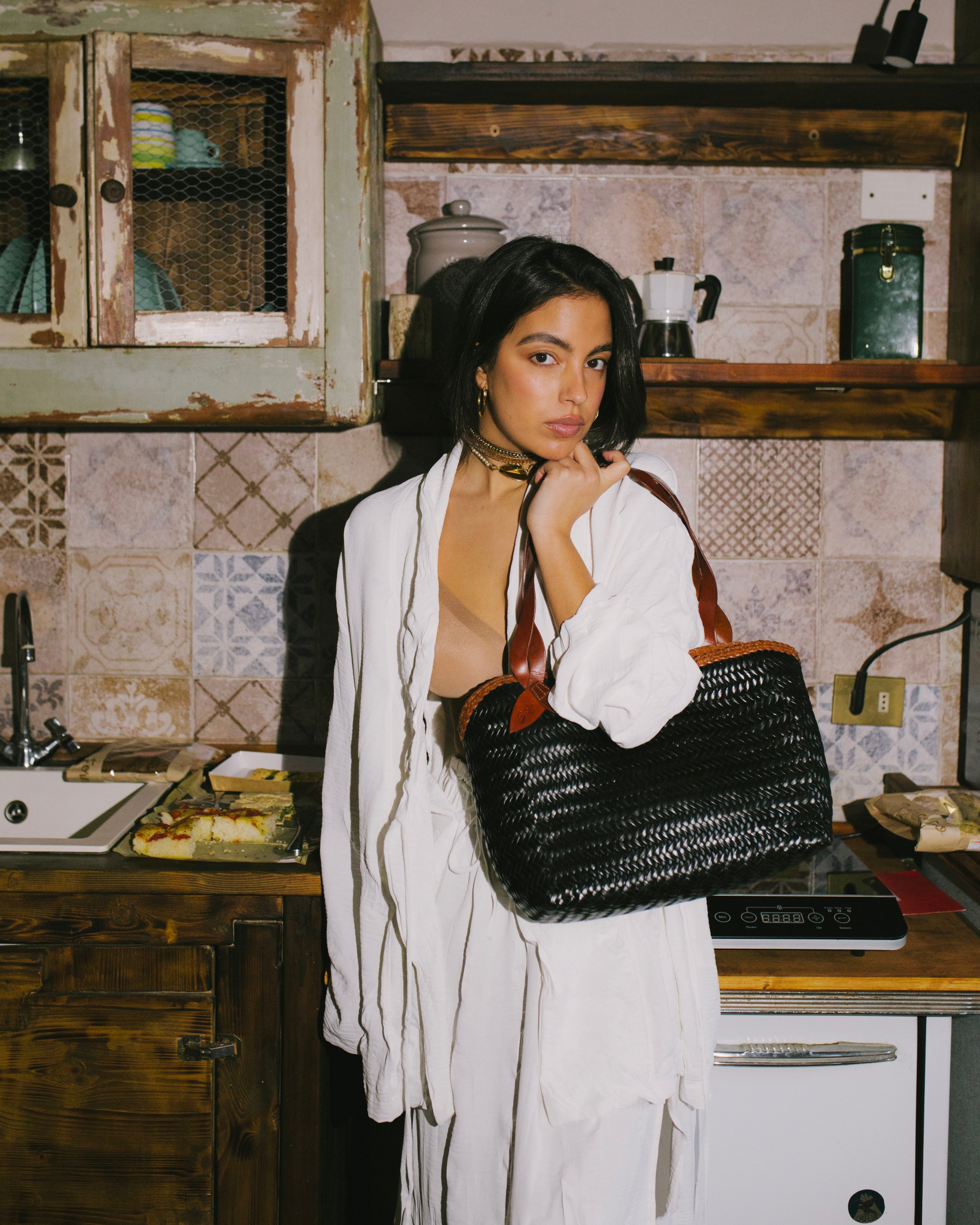 Léafa - Handwoven Leather Shoulder Bag | Brown & Black