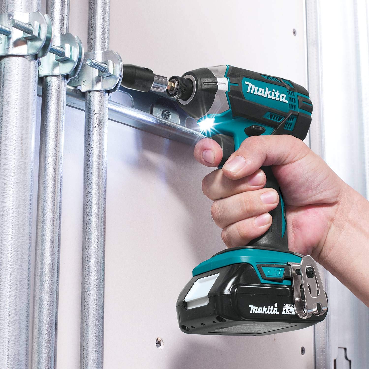 2025 Makita CT225SYX 2-delt kompakt batteridrevet kombosæt 18V LXT® med lithium-ion-batteri (1,5Ah)