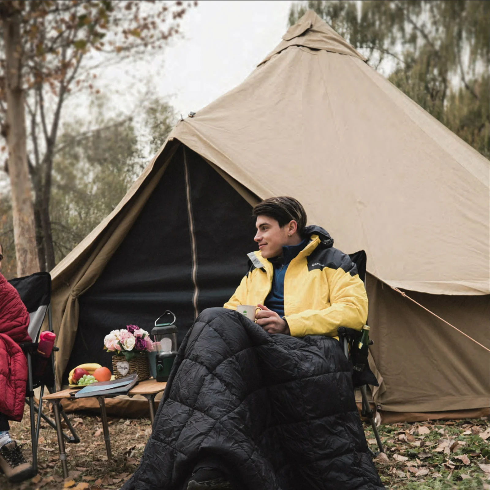 KingCamp Khan 400 (Modelljahr 2025) – Geräumiges Tipi-Zelt für 6 Personen. Aus technischem Baumwollmischgewebe. Flexible Belüftung und schneller Aufbau.