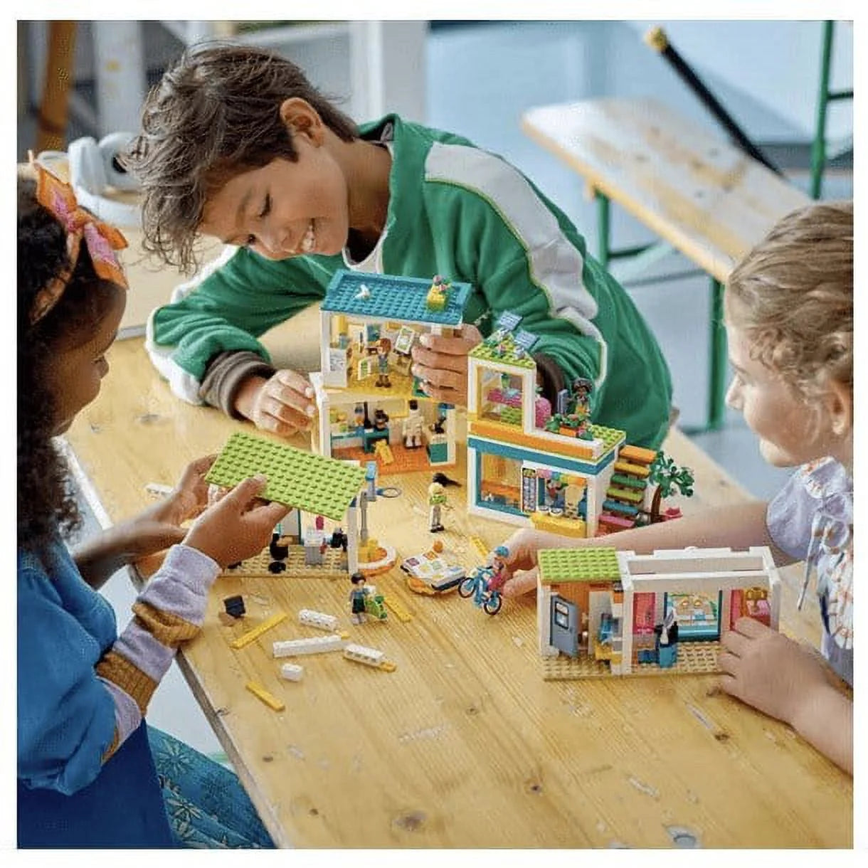 Lego Friends Heartlake International School 41731