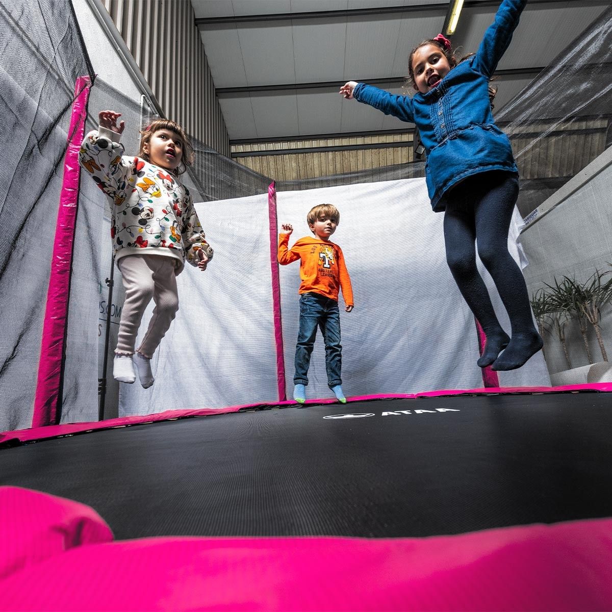Kindertrampolin 250, rosa – Outdoor-Spiele und Spielzeug für Kinder