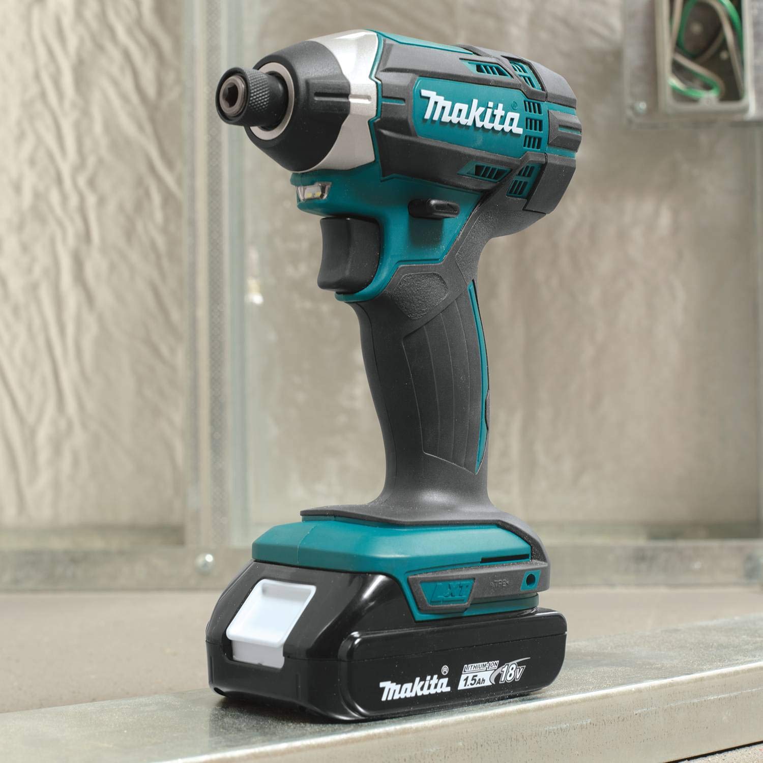 2025 Makita CT225SYX 2-delt kompakt batteridrevet kombosæt 18V LXT® med lithium-ion-batteri (1,5Ah)