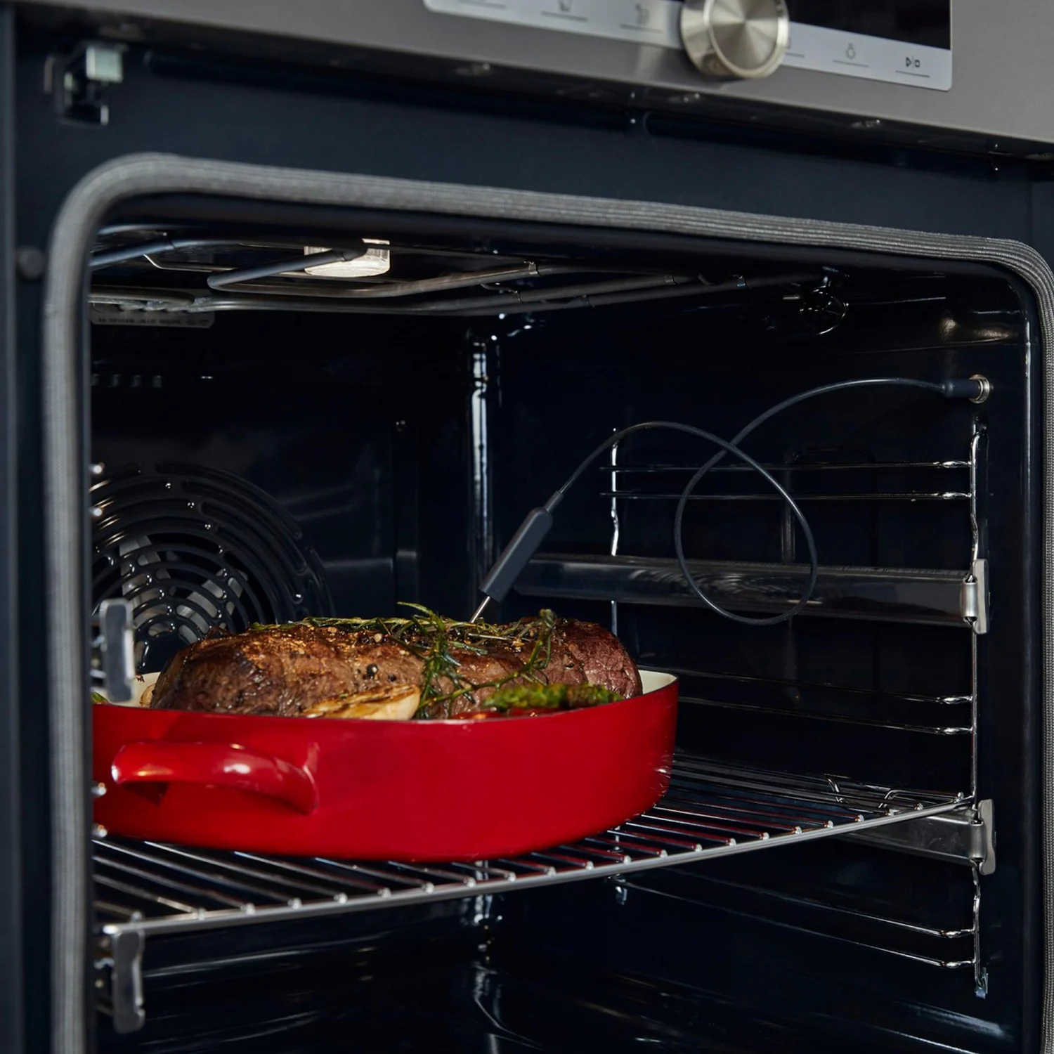 Hisense BSA66334PX Multifunktionsbackofen, 3,5 kW, 77 l, Klapptür, 9 Kochfunktionen, Energieeffizienzklasse A+ – Grau