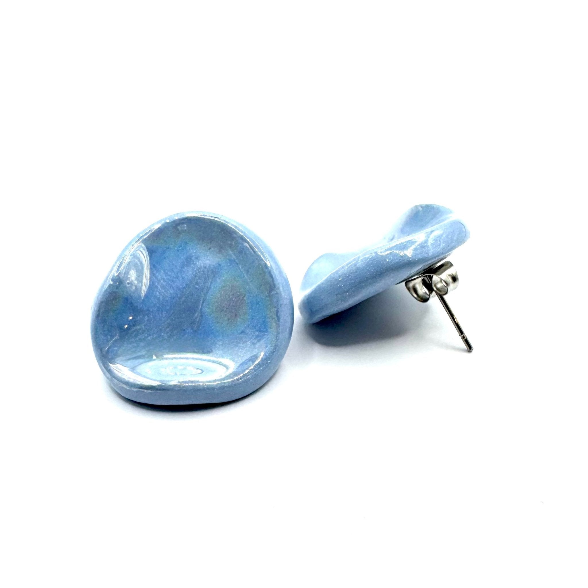 Perla | Handcrafted pearl light blue ceramic stud earrings