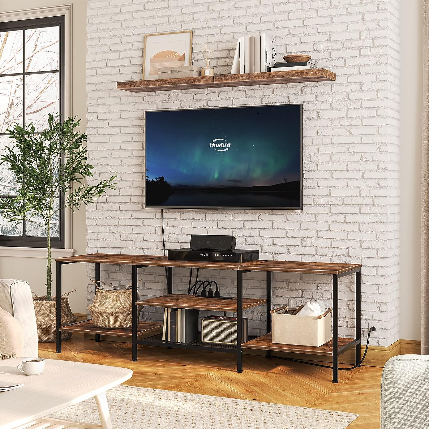 TV-Ständer mit integrierten Steckdosen für Fernseher bis zu 75 Zoll, Konsolentisch mit offenen Regalen, Entertainment-Center im Industrial-Stil für Wohn- oder Schlafzimmer, Rustikales Braun und Schwarz BF60DS01