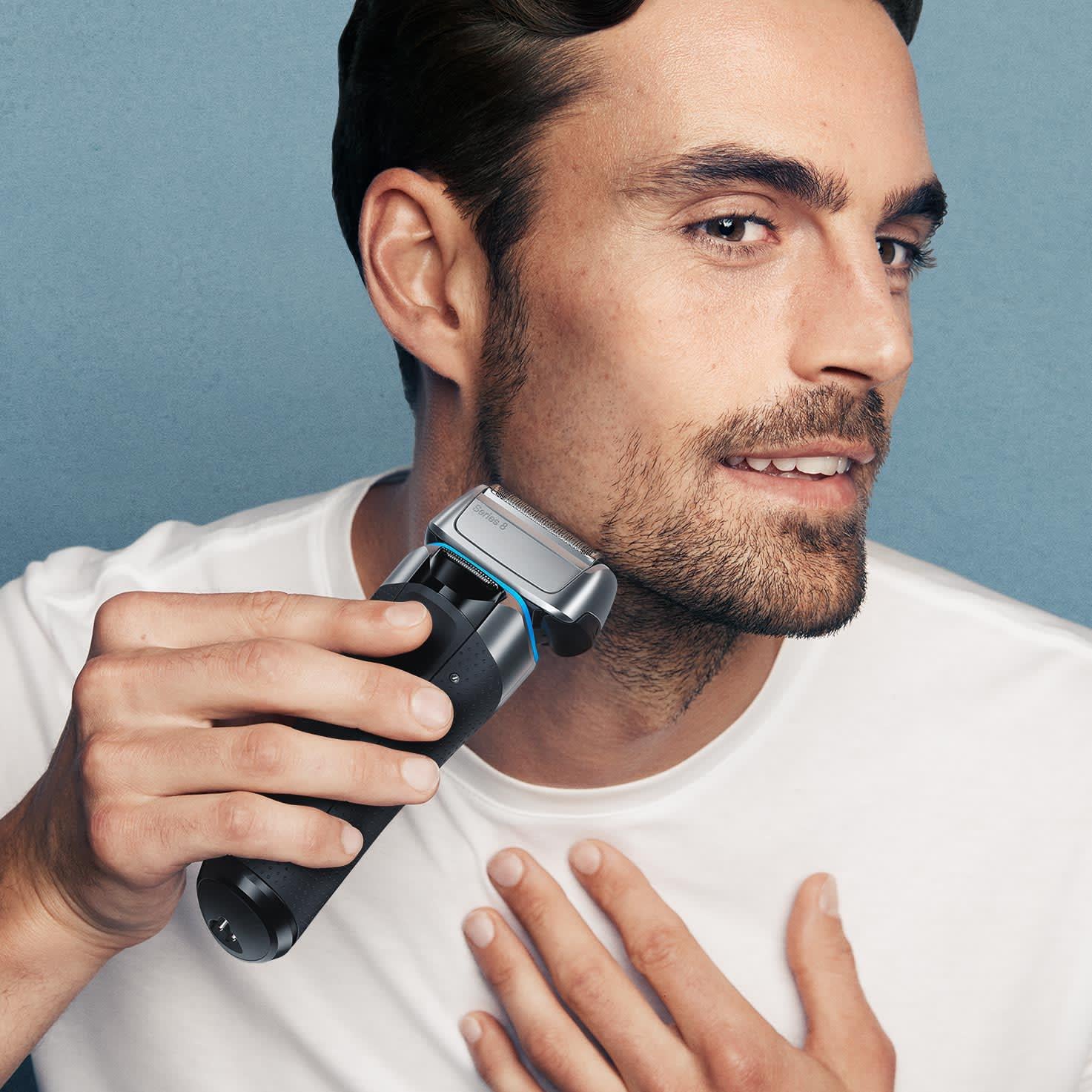 2025 Braun Series 8 8390cc barbermaskine til mænd – våd- og tørbarbering. 100% vandtæt. Sølv