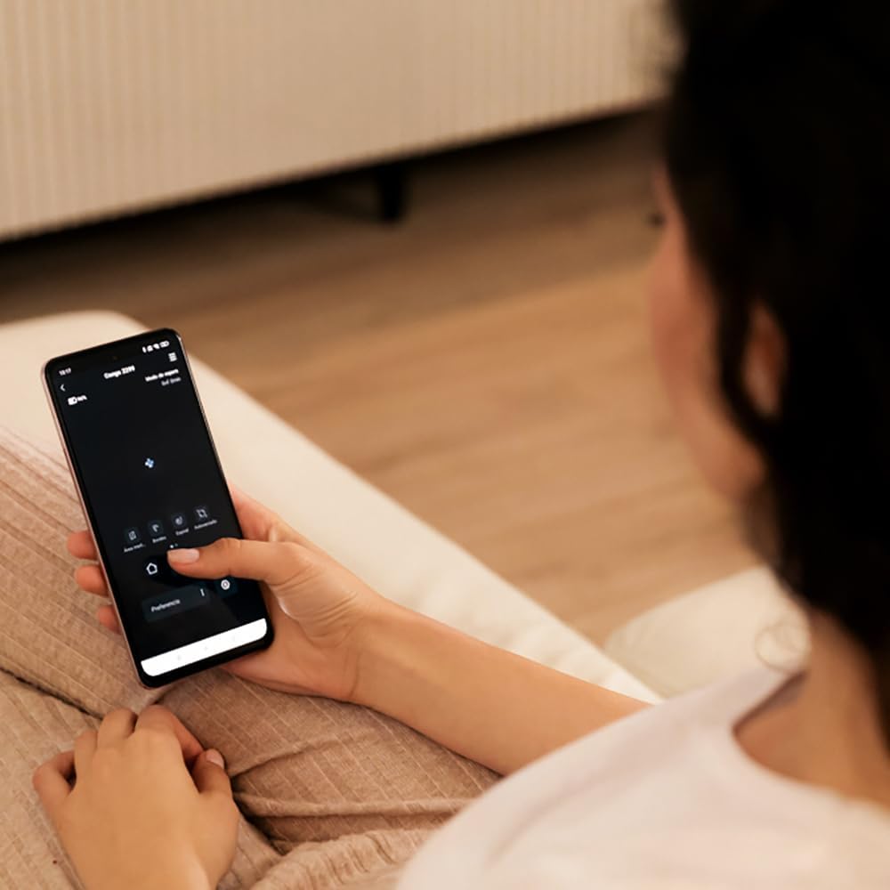 Aspirateur robot Cecotec Conga 999 Map X-Treme avec navigation gyroscopique. Moteur d'aspiration 2000 Pa, 2 brosses latérales, 2 serpillères, autonomie de 120 minutes, application et télécommande.