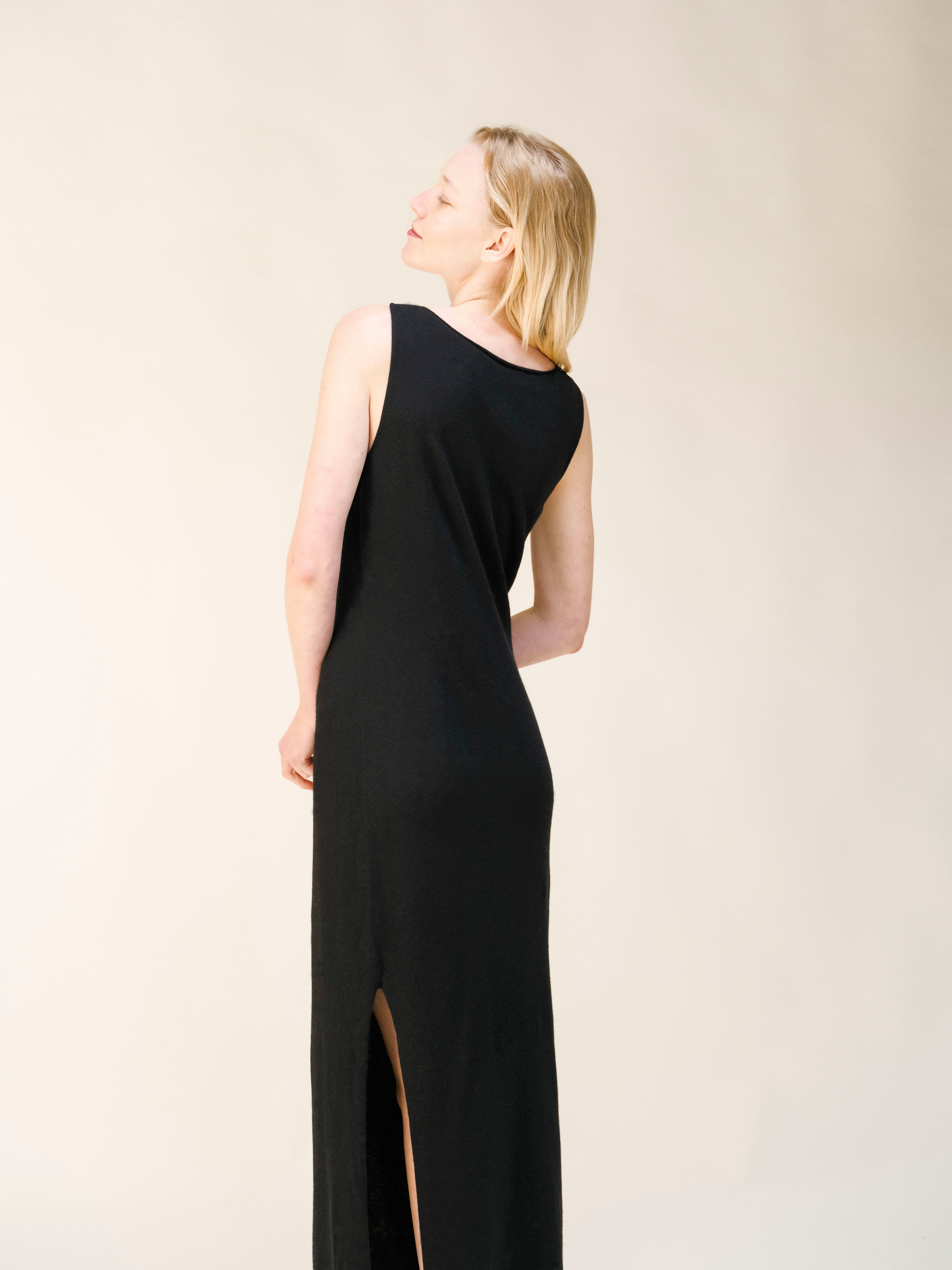 Cashmere Blend Boat Neck Sleeveless Dress (3D-Knit)