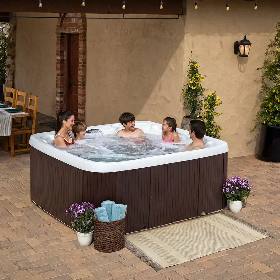 Lifesmart Spas LS700DX 230 Volt Spa til 7 personer med 90 dyser. Firkantet. Med ozon