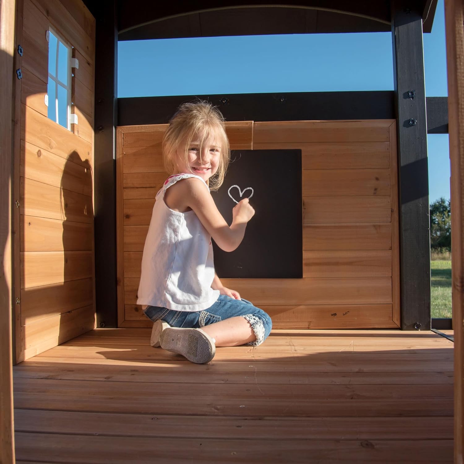 Ensemble de jeux extérieur en bois de cèdre Backyard Discovery Canyon Creek 2025 avec toboggan, cabane dans les arbres, balançoires et mur d'escalade