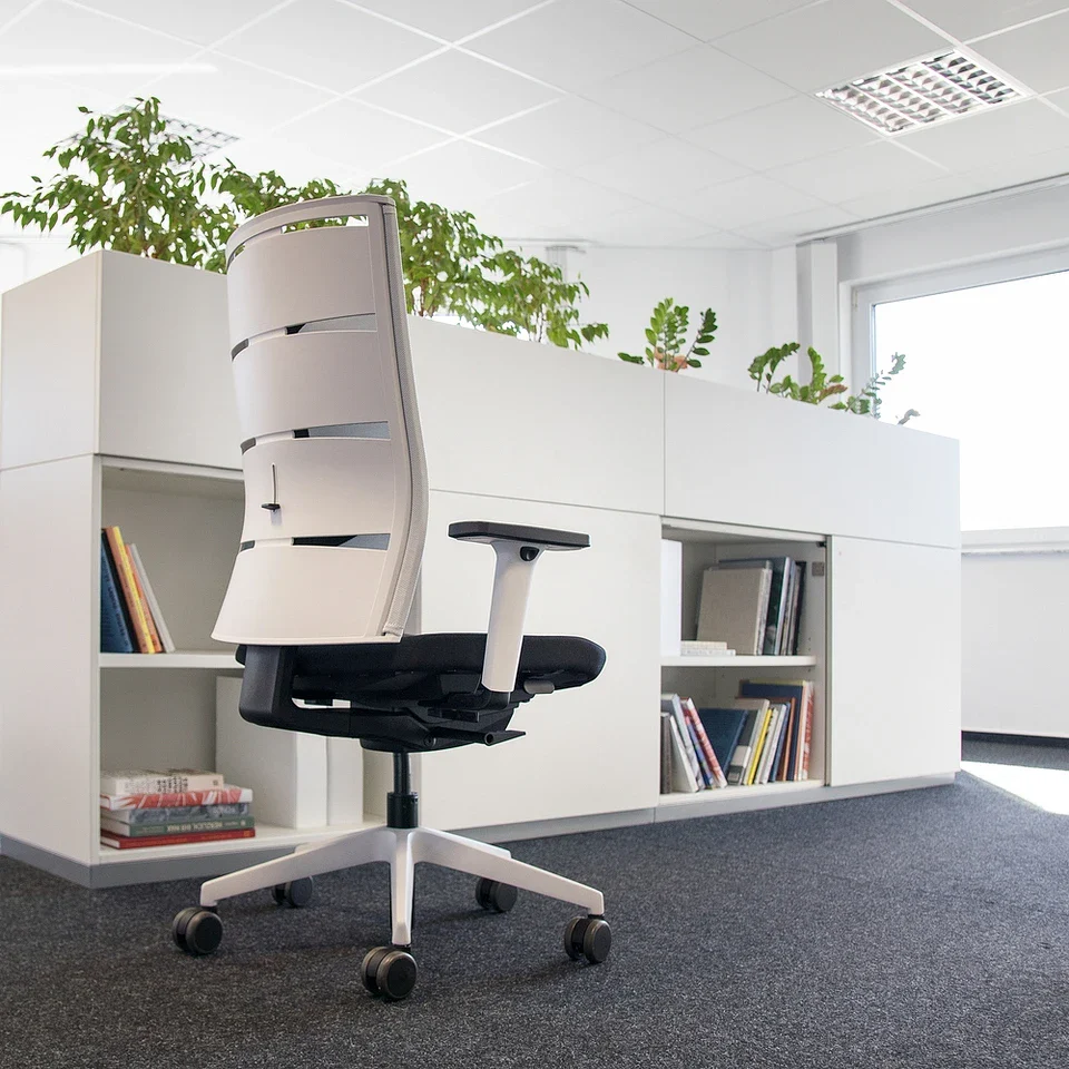 Agilis Matrix MT12 2025 Langsam verstellbarer ergonomischer Bürostuhl mit Netzrückenlehne, Sonderedition, Reines Schwarz