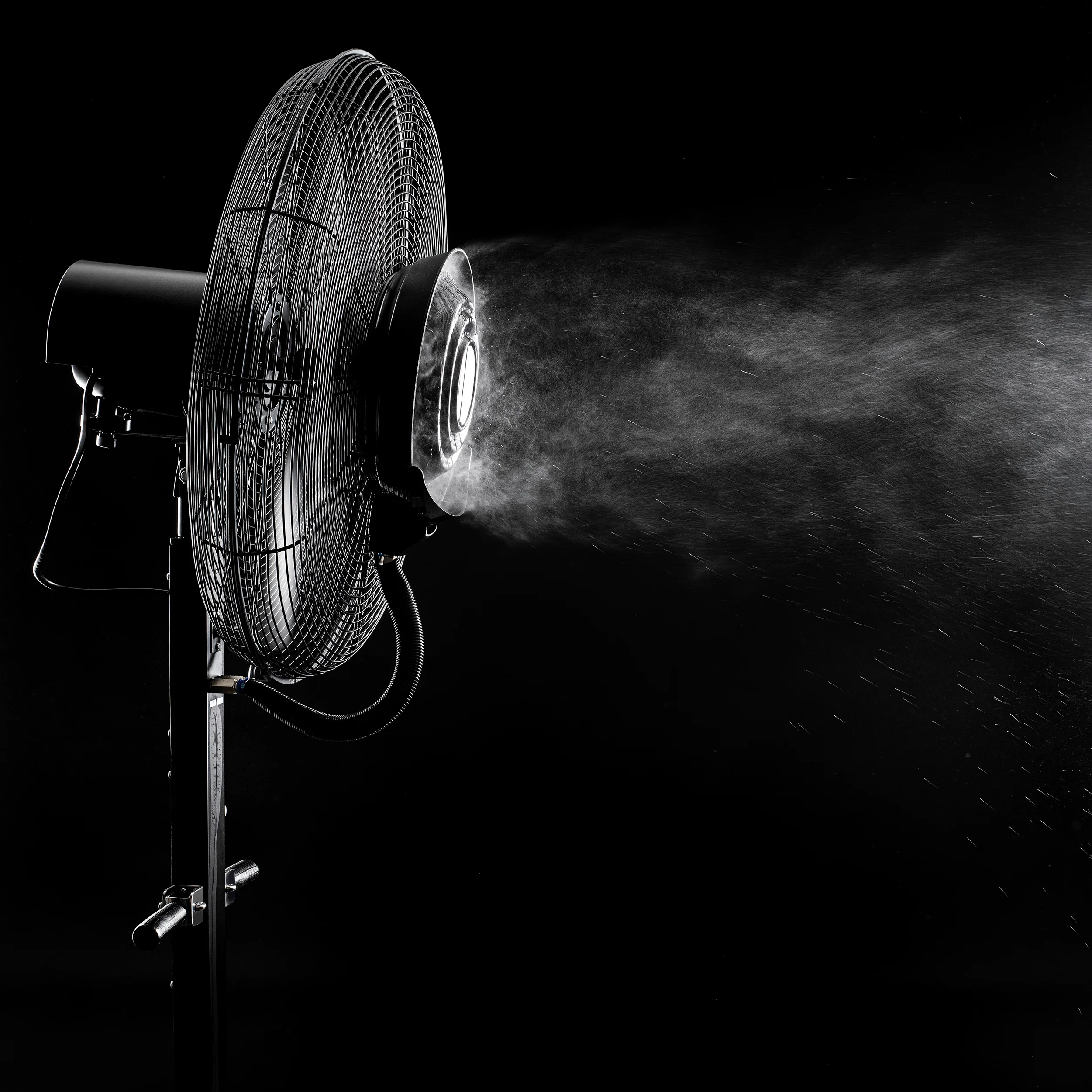 2025 Newair 24-Zoll-Standventilator mit Vernebler