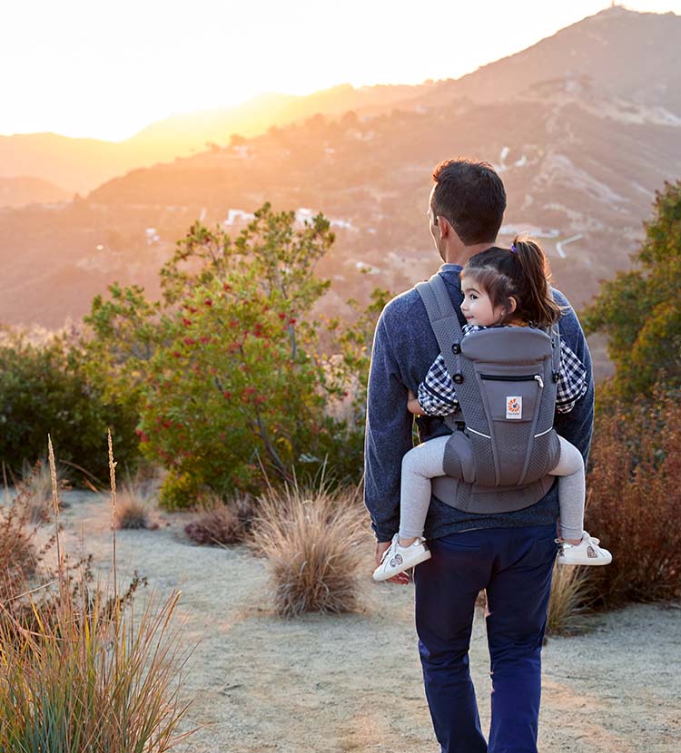 2025 Omni Breeze Babybæresele - Grafitgrå