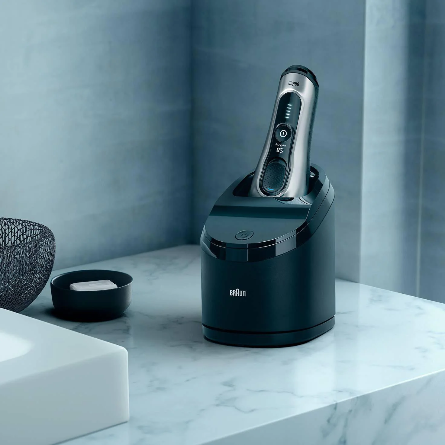 2025 Braun Series 8 8390cc barbermaskine til mænd – våd- og tørbarbering. 100% vandtæt. Sølv