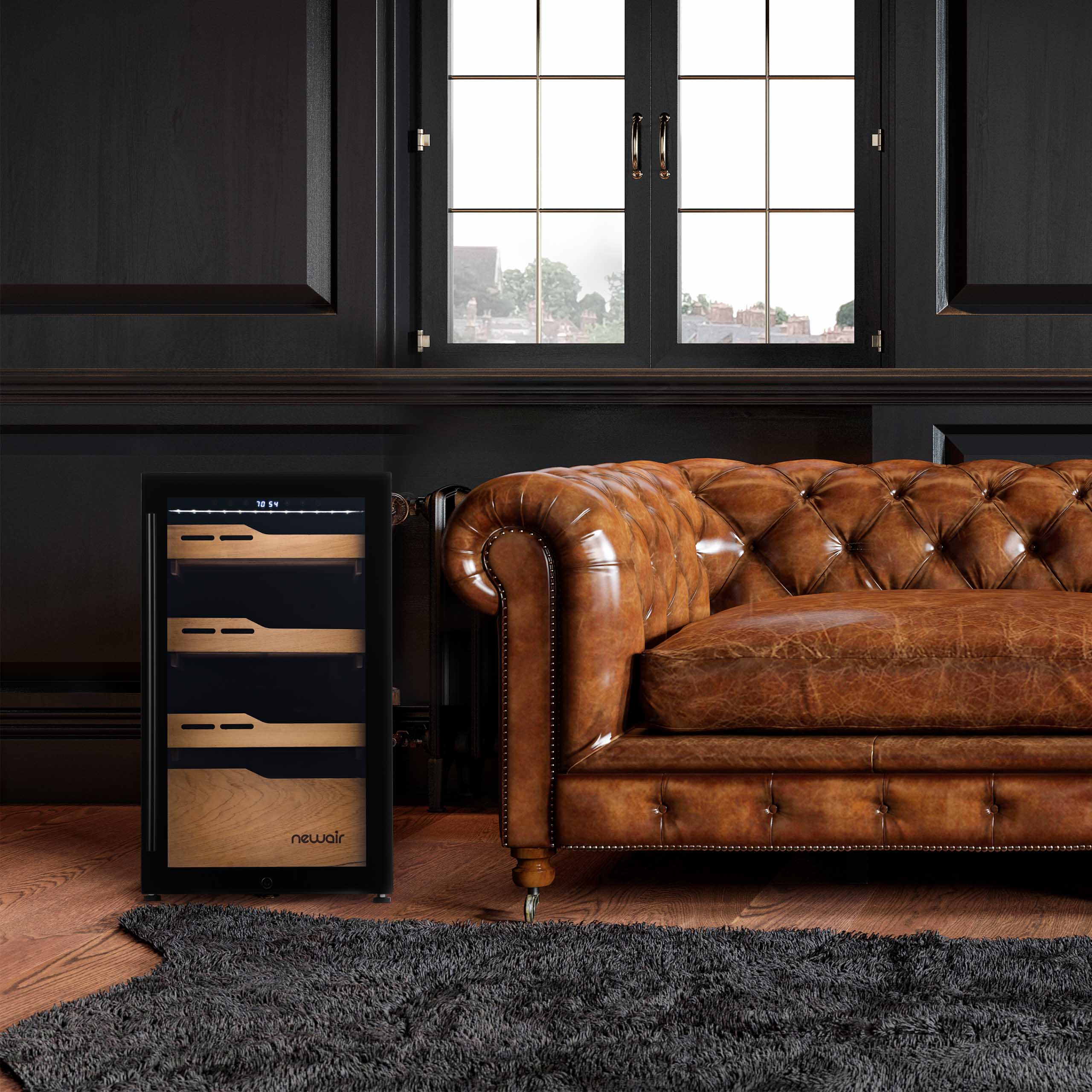 Cave à cigares électrique Newair® 2025. Capacité : 840 cigares. Intégrée.