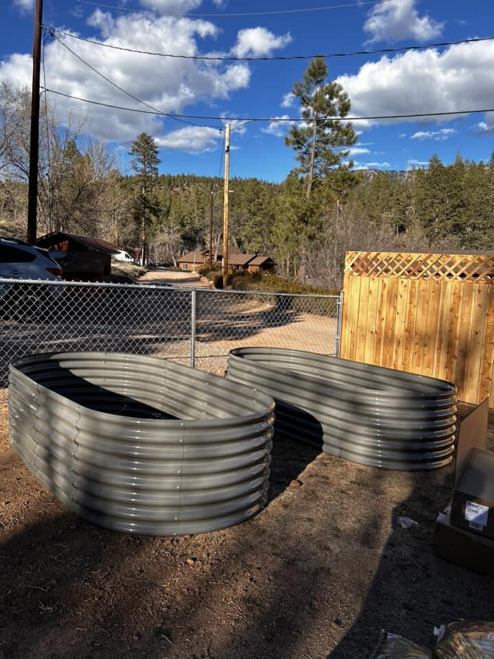 Jardinière surélevée TRAMULL 2025 en acier galvanisé. 244 x 122 x 60 cm. Ovale. Modulaire. Pour extérieur (Gris Quartz)