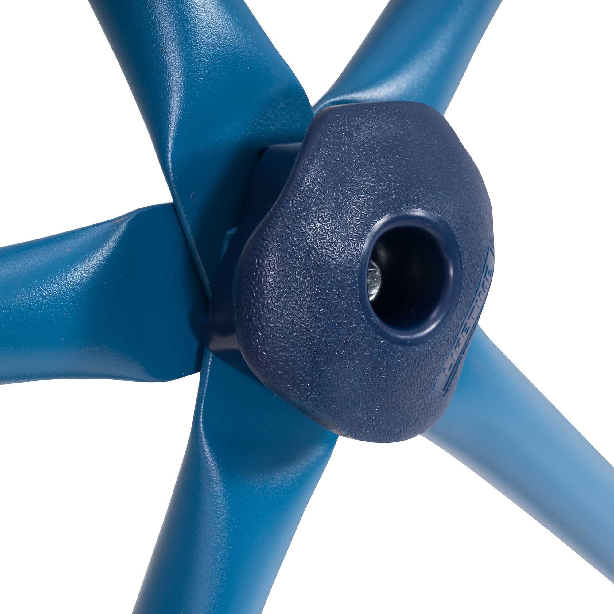 Dôme d'escalade d'extérieur Lifetime pour enfants, 1,4 m de hauteur x 2,7 m de largeur, bleu et marron (90939)