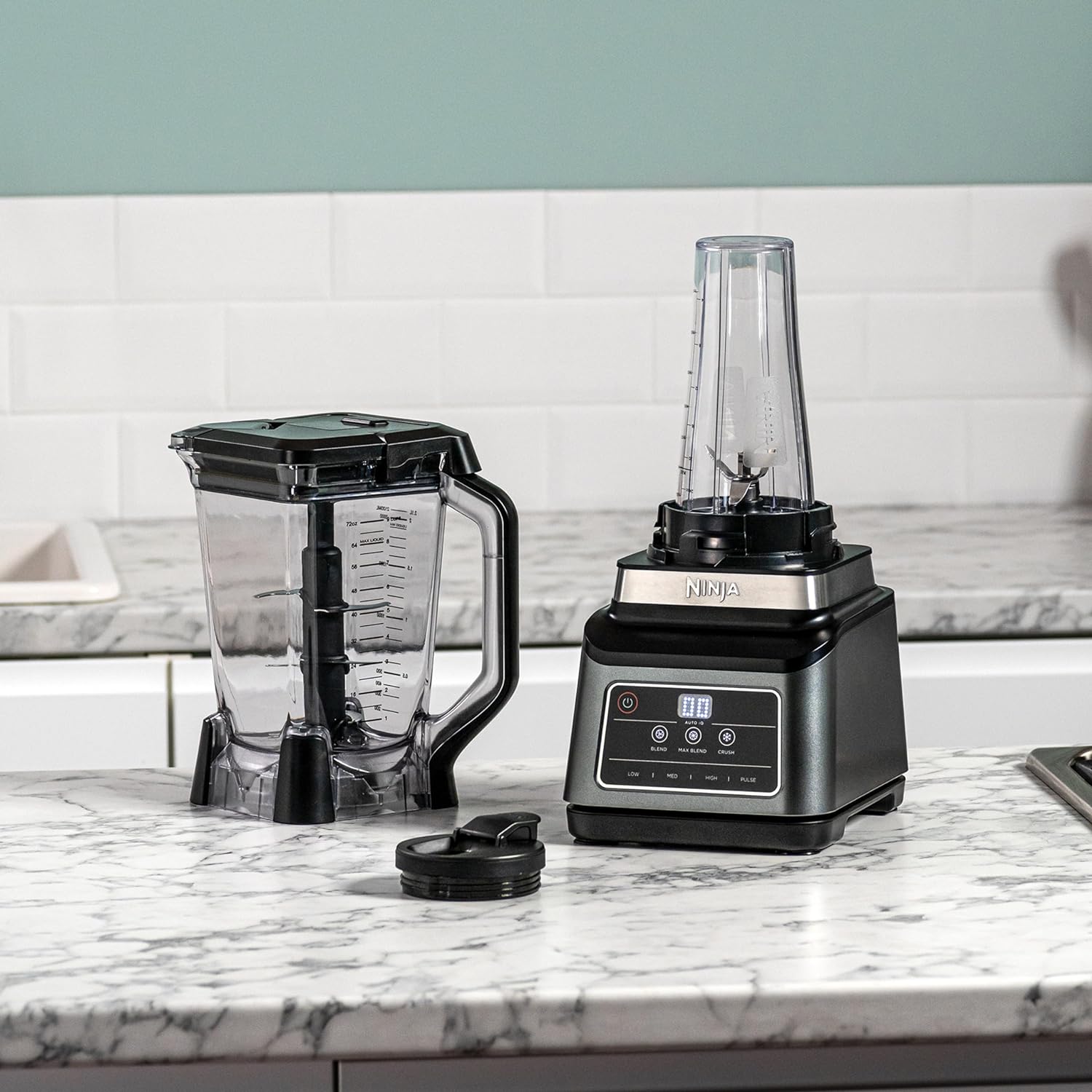 Ninja BN750EU 2-in-1-Standmixer – 1200 W, 3 Automatikprogramme, 4 manuelle Einstellungen, Auto-iQ-Technologie, 2,1-Liter-Behälter und 700-ml-Messbecher, spülmaschinenfeste Teile – Schwarz/Silber