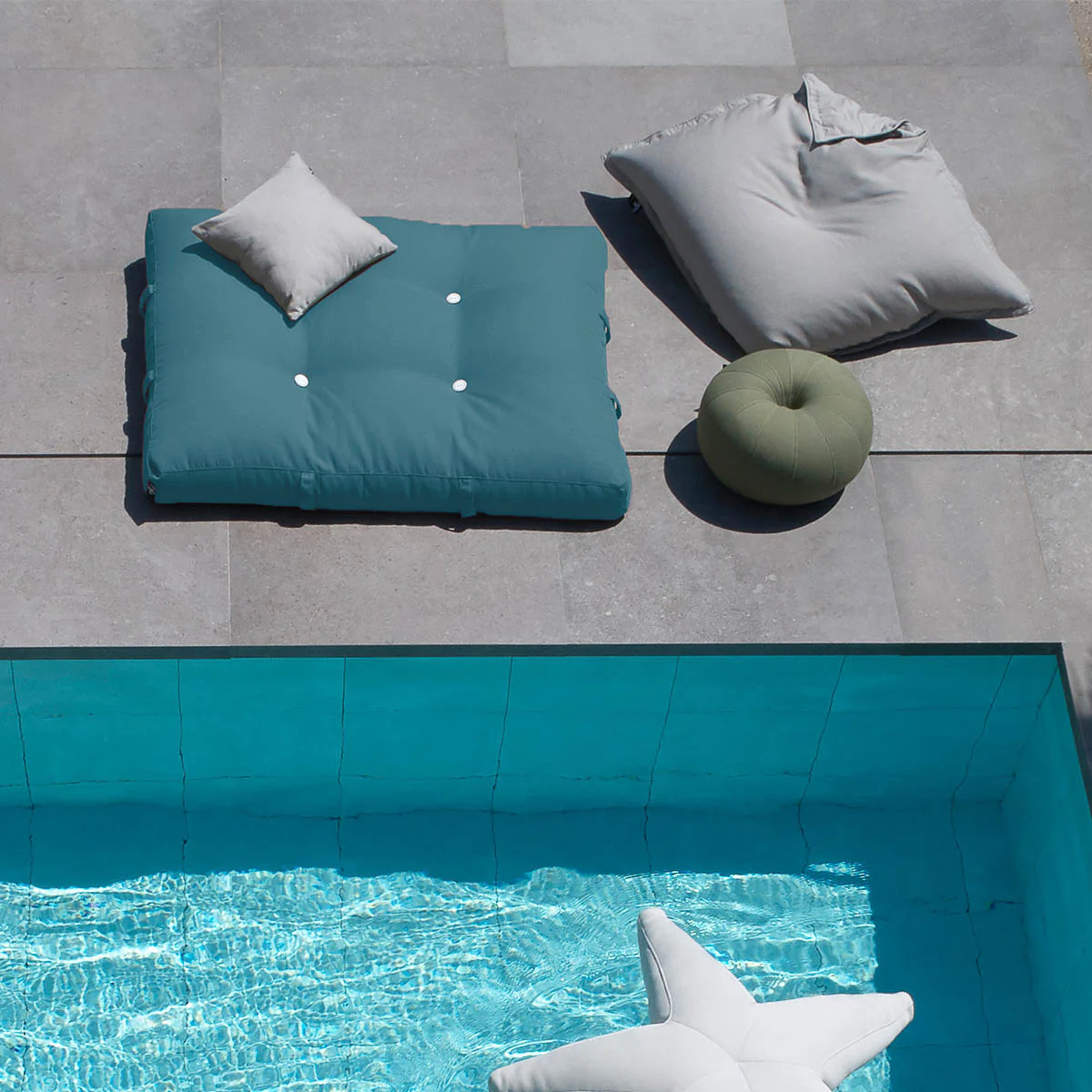 Bali schwimmender Liegestuhl