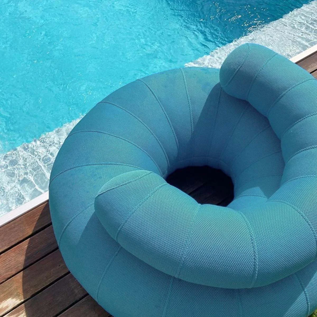 Don Out Floating Sofa