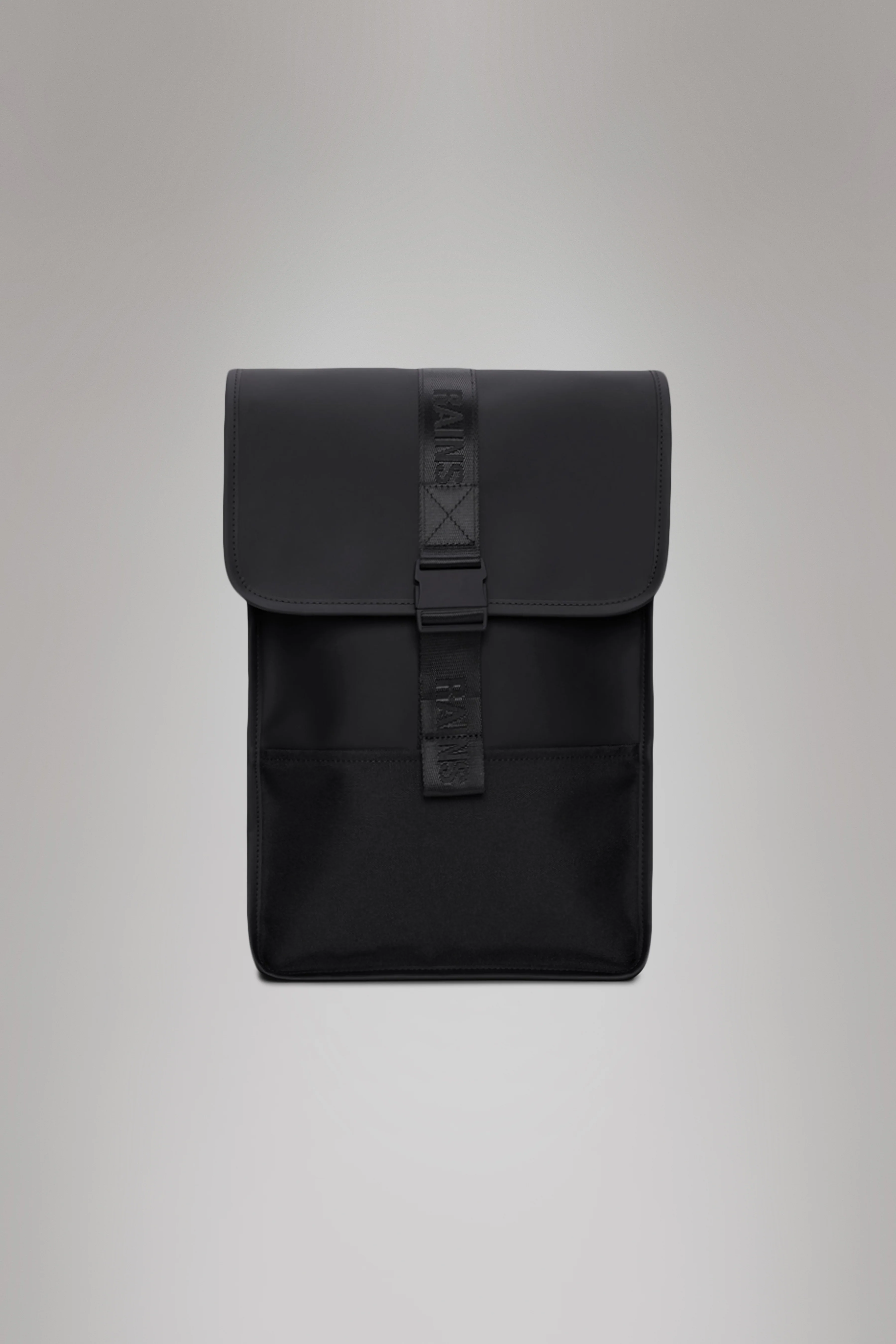 2025 Trail Backpack Mini – Vandafvisende dagrygsæk (15) med klap og gummispænde – PU-stof – Polstret laptoprum