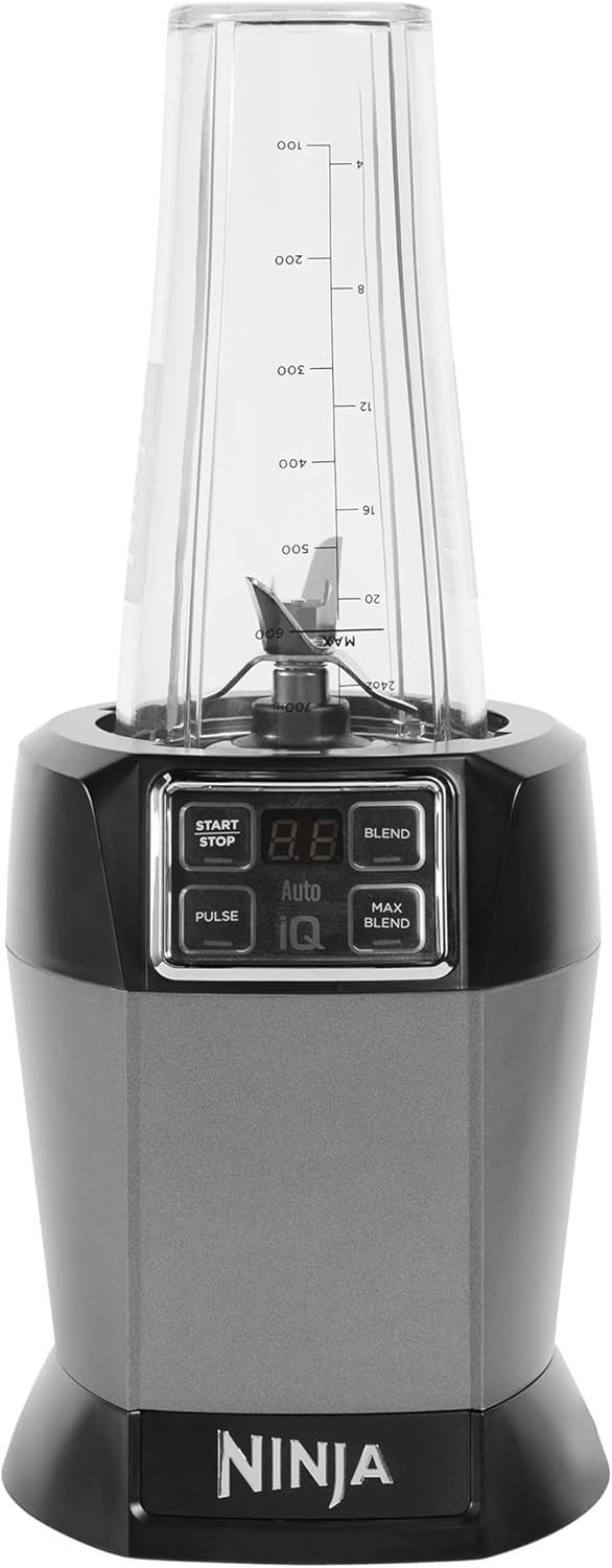 Ninja BN750EU 2-in-1-Standmixer – 1200 W, 3 Automatikprogramme, 4 manuelle Einstellungen, Auto-iQ-Technologie, 2,1-Liter-Behälter und 700-ml-Messbecher, spülmaschinenfeste Teile – Schwarz/Silber
