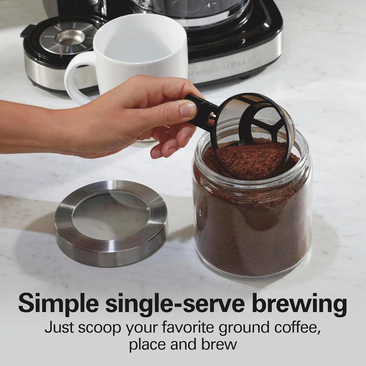 Cafetière à filtre programmable Hamilton Beach 2-en-1 (2025). Capacité : 12 tasses. Carafe en verre. Fonction pause et service automatiques. Couleur : Noir (49980R).