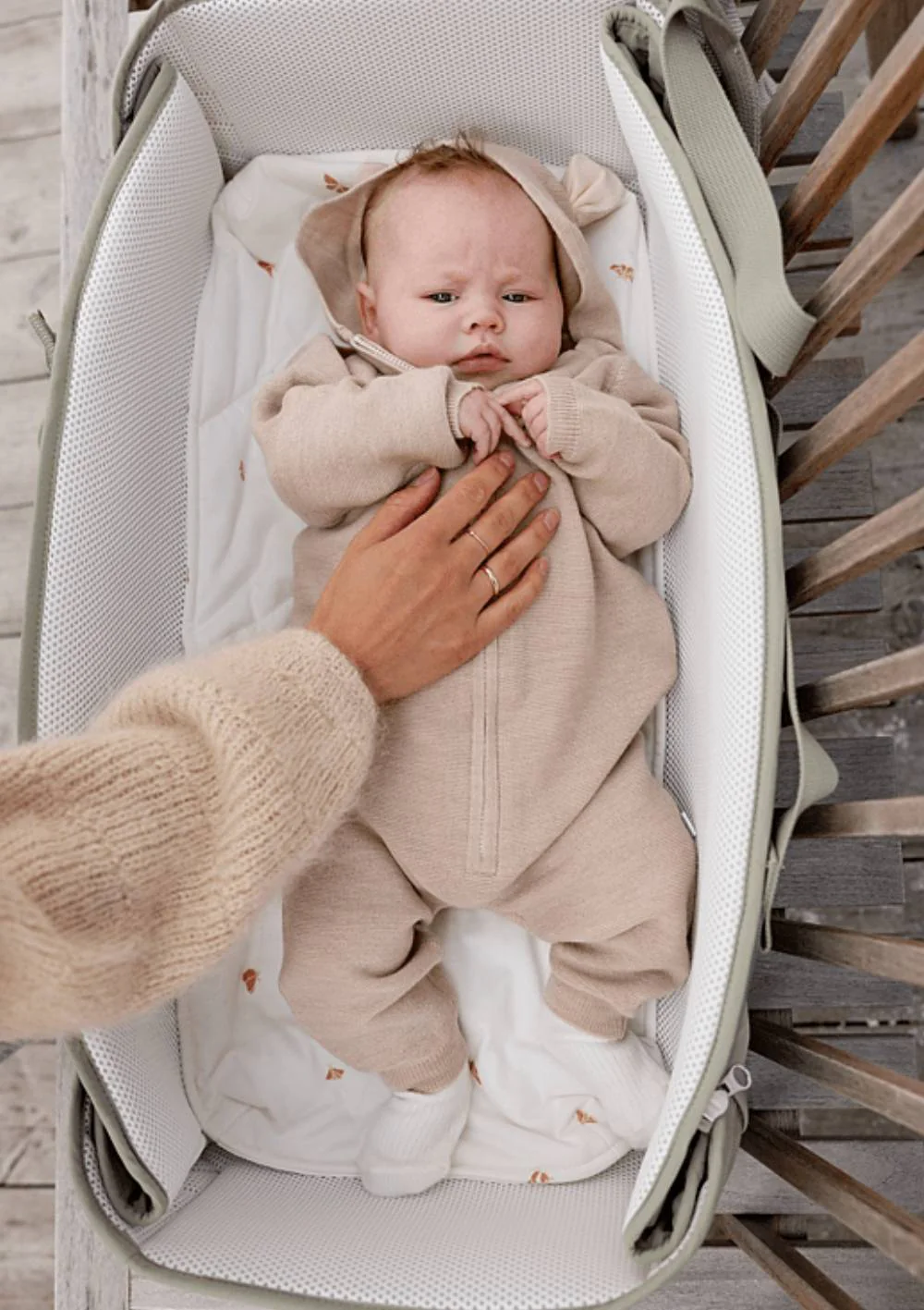 2025 “Carry Me” Bæresele Misty Green Cream