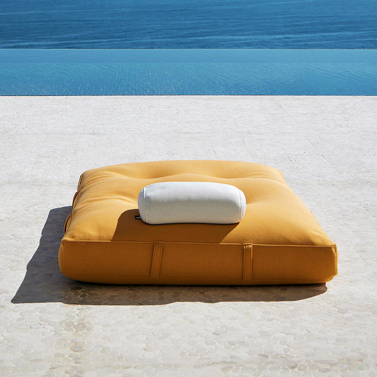 Bali schwimmender Liegestuhl