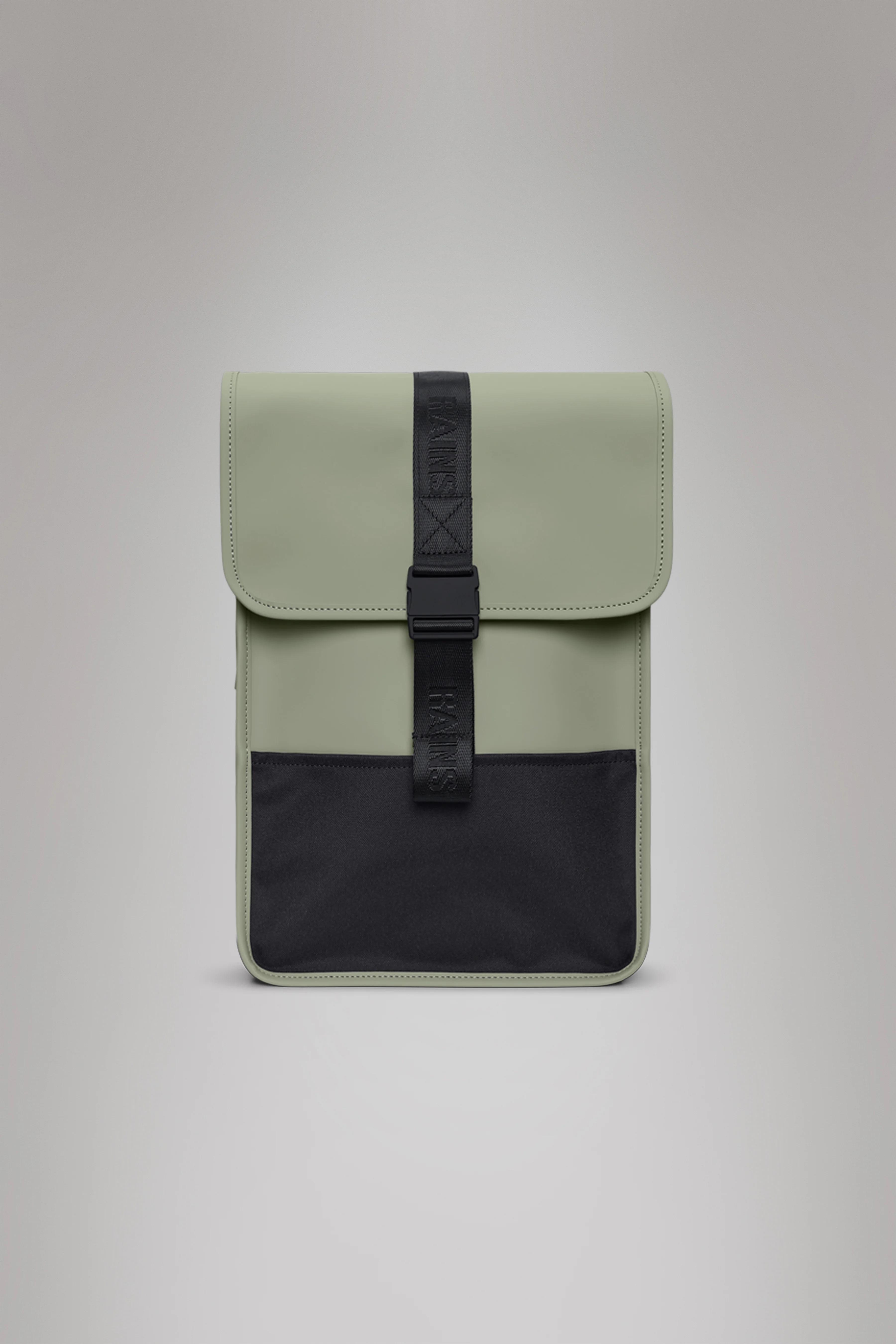 2025 Trail Backpack Mini – Vandafvisende dagrygsæk (15) med klap og gummispænde – PU-stof – Polstret laptoprum