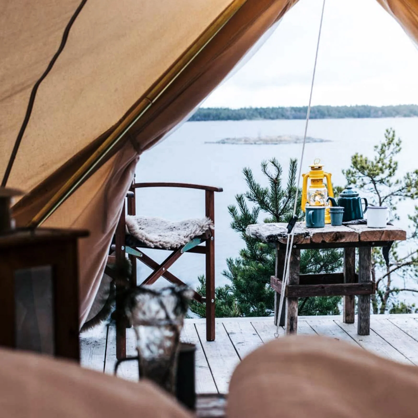 KingCamp Khan 400 (Modelljahr 2025) – Geräumiges Tipi-Zelt für 6 Personen. Aus technischem Baumwollmischgewebe. Flexible Belüftung und schneller Aufbau.