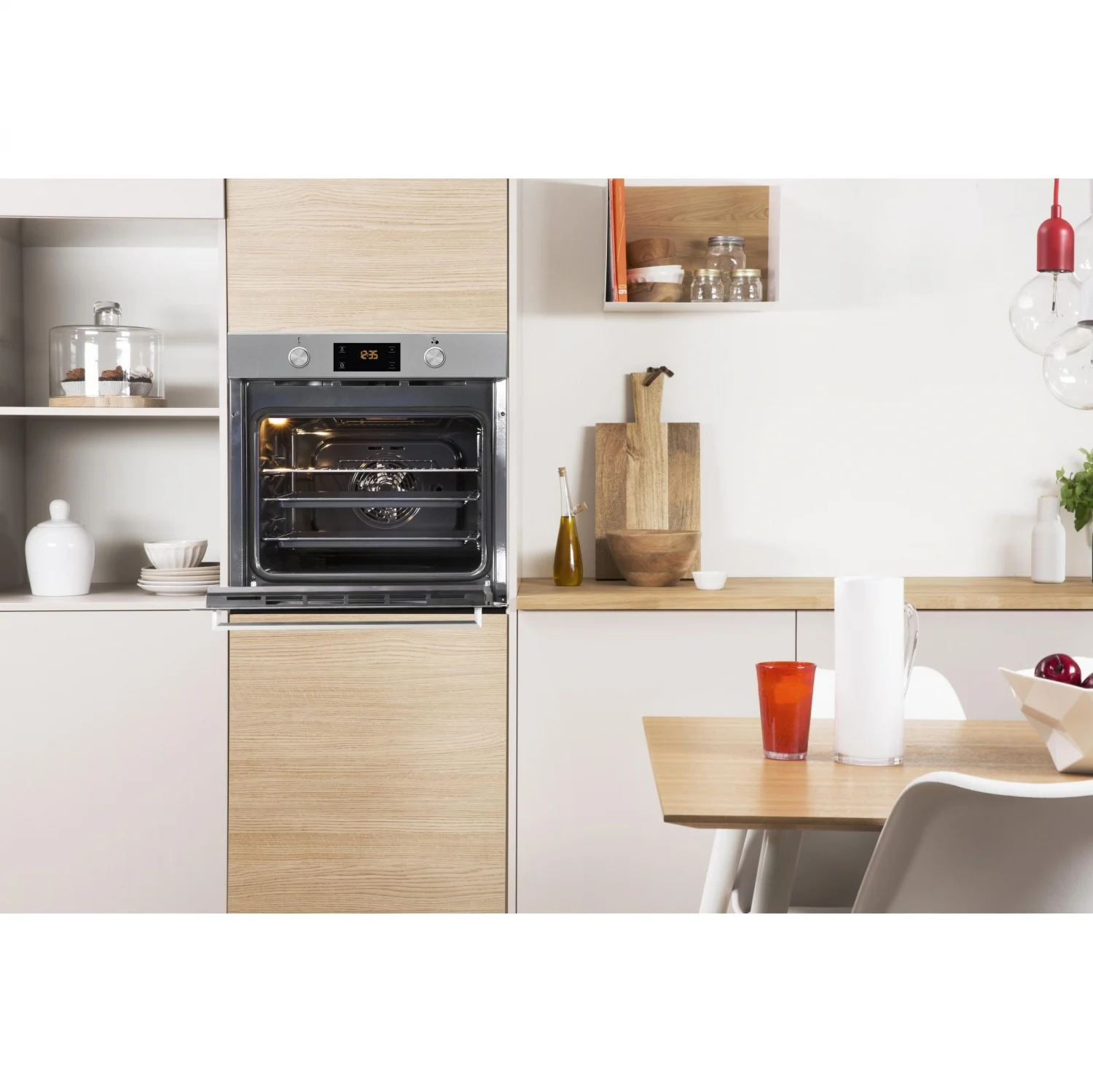 Indesit A+ Pyrolyseofen IFW6841JPIX