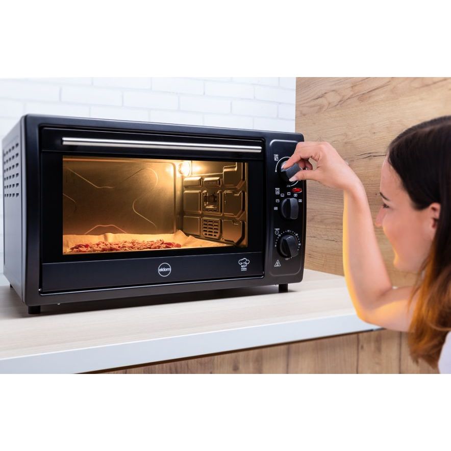 Elektrobackofen mit Drehspieß, Eldom PR500: Groß, 48 Liter, Eine Möglichkeit, leckere hausgemachte Gerichte und Kuchen zu genießen