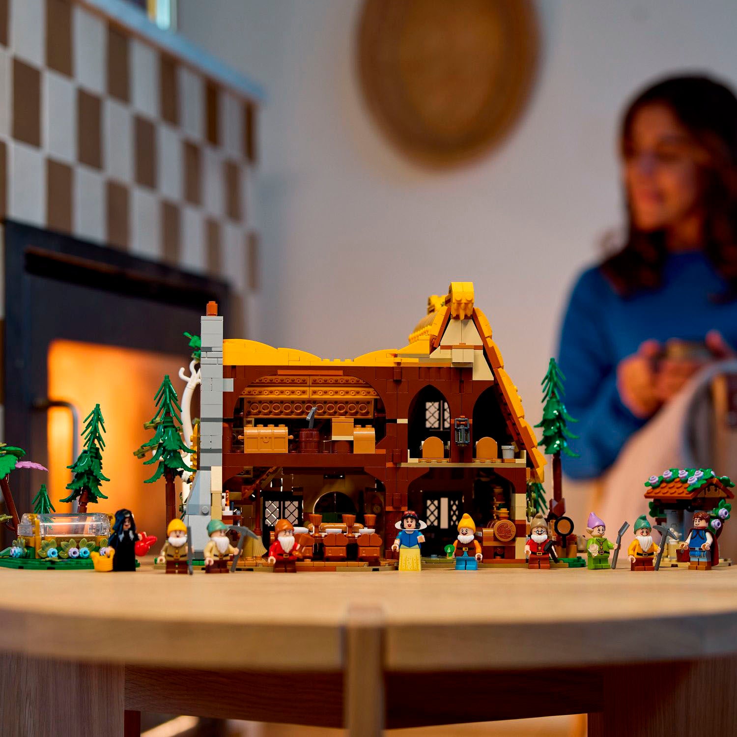 LEGO – Disney Schneewittchen und das Haus der sieben Zwerge Bau- und Ausstellungsset 43242