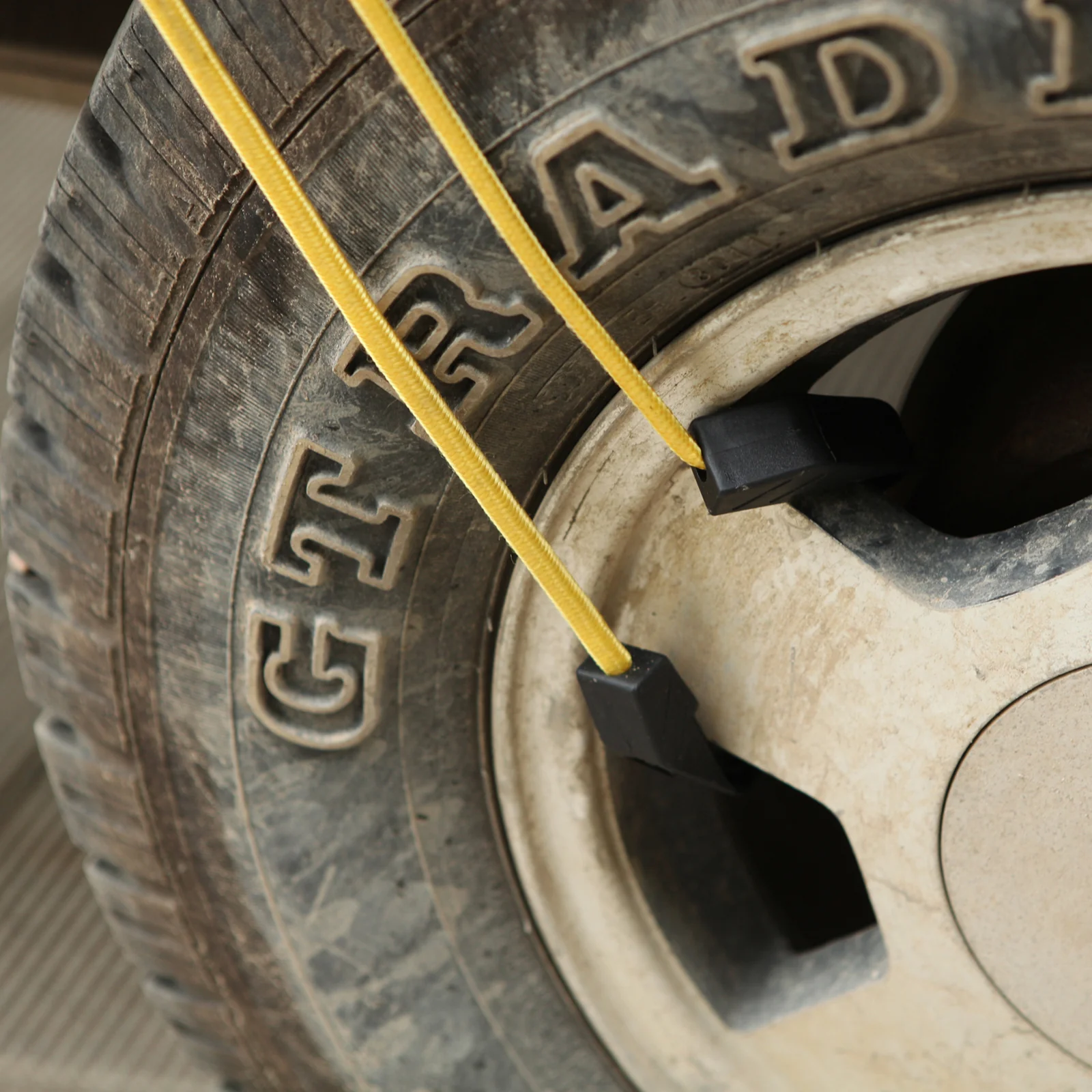 2025 Compass Multifunktionstelt – alsidigt som bilanneks eller pavillon. Vindtæt, vandtæt og let at samle.