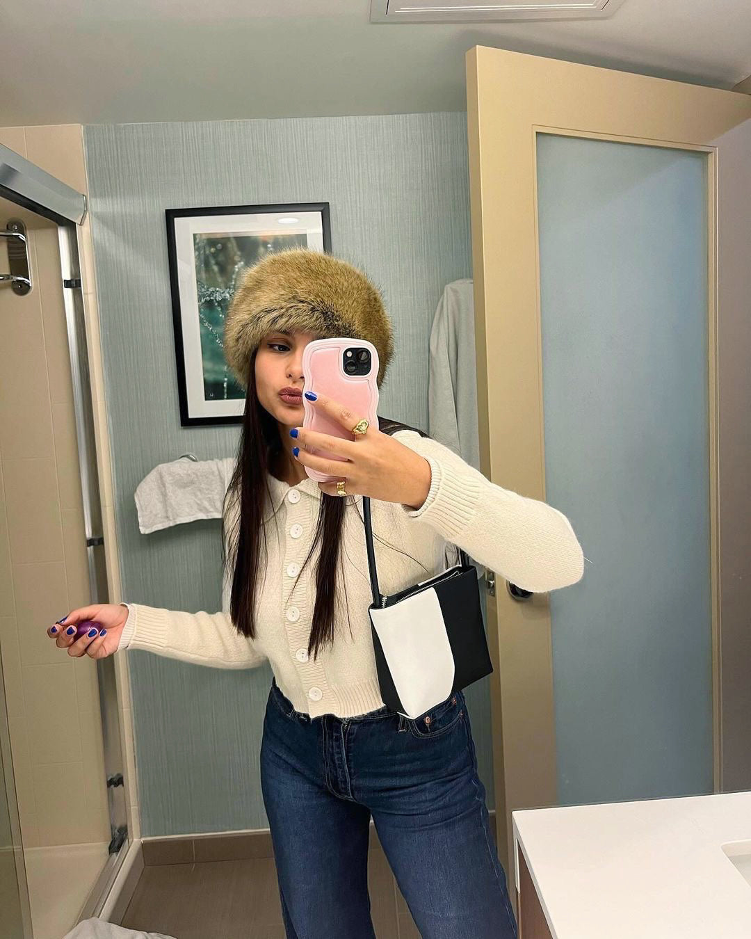 Aria - Apple Leather Midi Shoulder Bag - Black & White