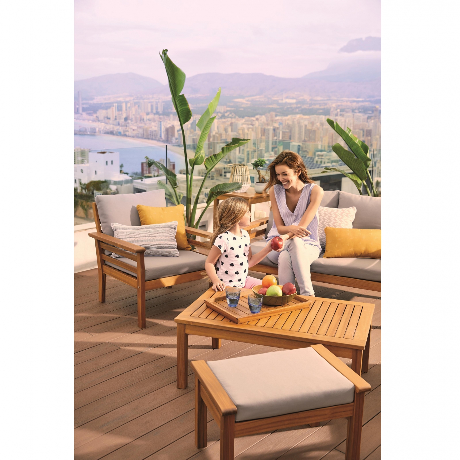 Bali Garten-Set: Tisch + Sofa + 2 Sessel + Beistelltisch + Hocker + Holztablett