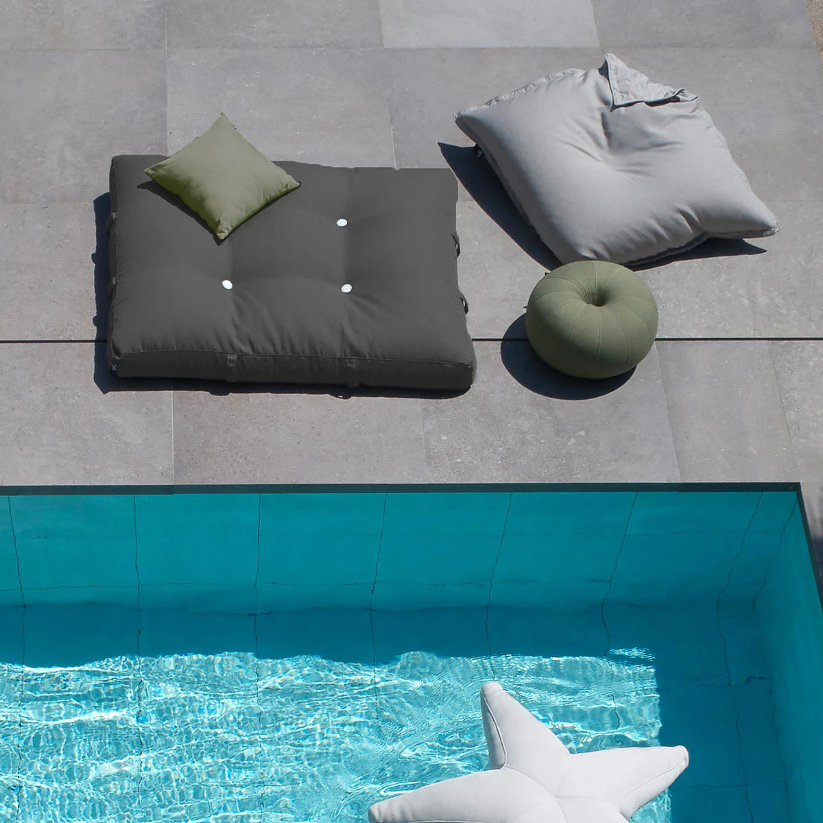 Bali schwimmender Liegestuhl